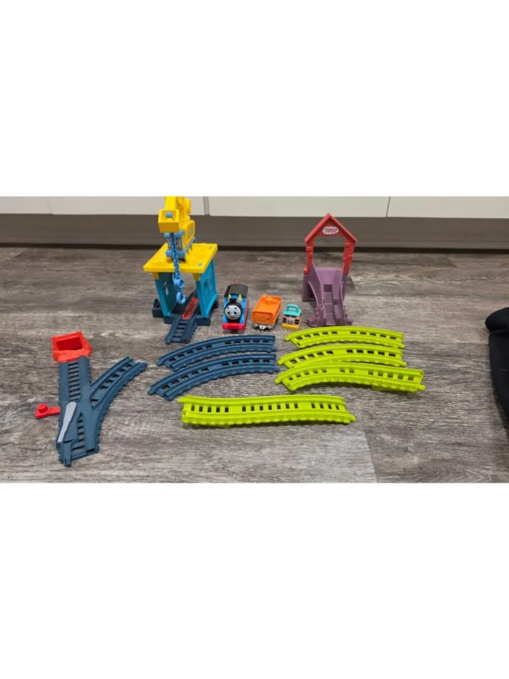 THOMAS FRIENDS FIX EM UP FRIENDS MOTORIZED TRAIN TRACK SET CARLY CRANE HDY58 LOT